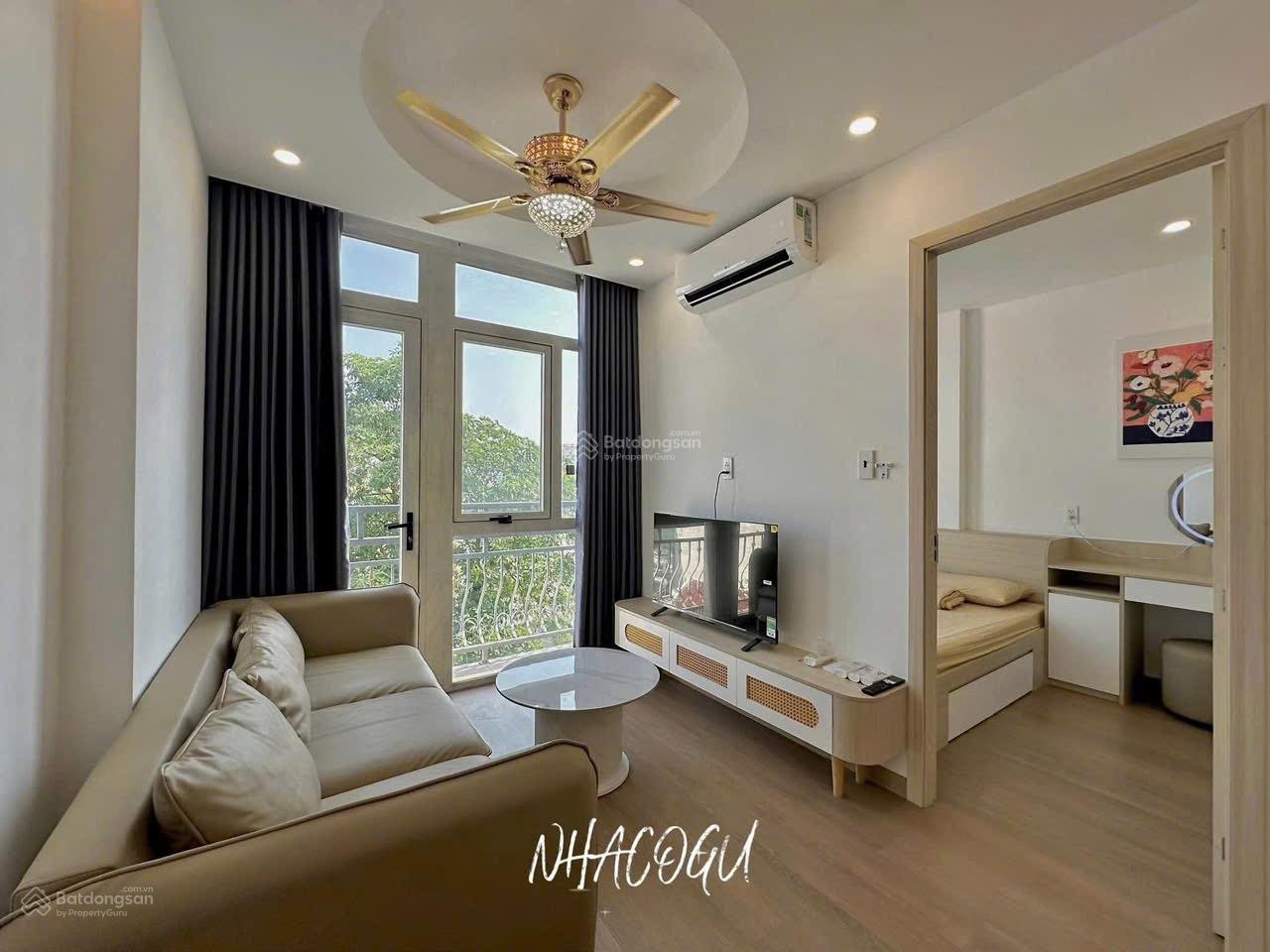 Không gian Căn hộ 2PN 2WC full nội thất ban công thoáng đường Hai Bà Trưng quận 3 gần nhà thờ Tân Định