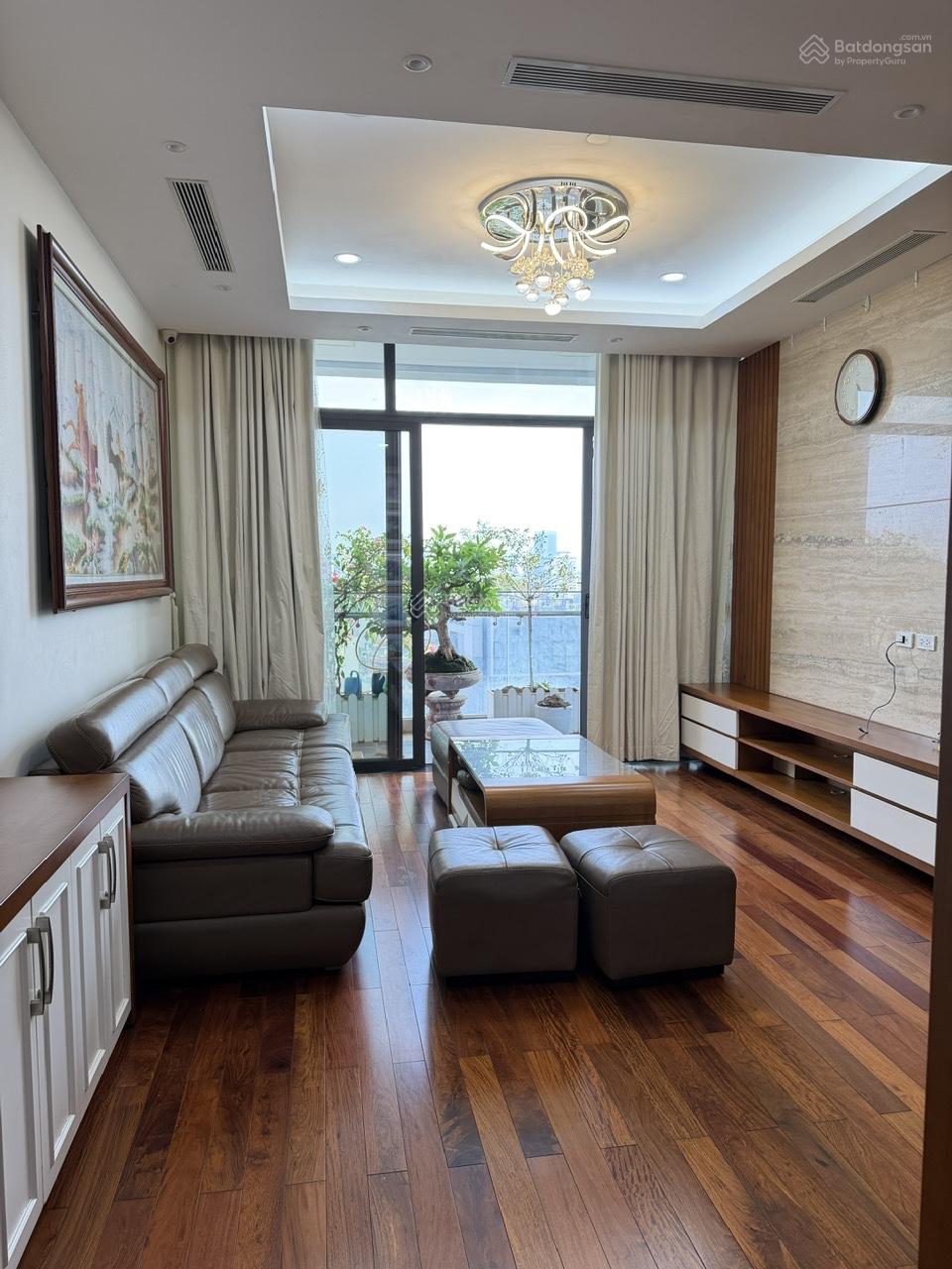 Không gian Cho thuê căn hộ 3PN, 128m2, cao cấp, giá 35 triệu tại sun grand city thuy khue residence.