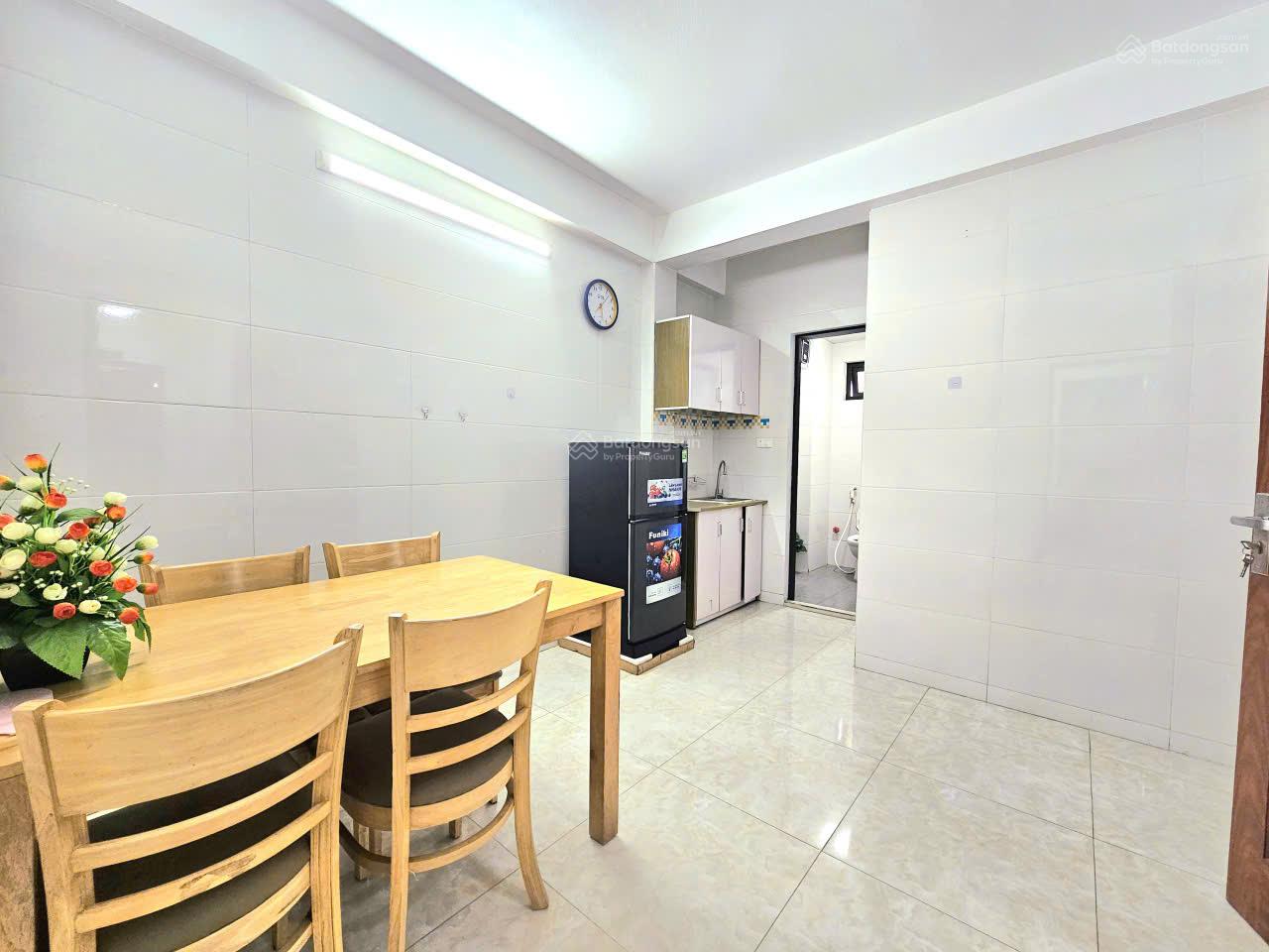 Không gian Khách cần gì ở 1 căn 1N1K full đồ ở Mỹ Đình đây! 1 phòng sale nốt giá rẻ ban công alo em liền