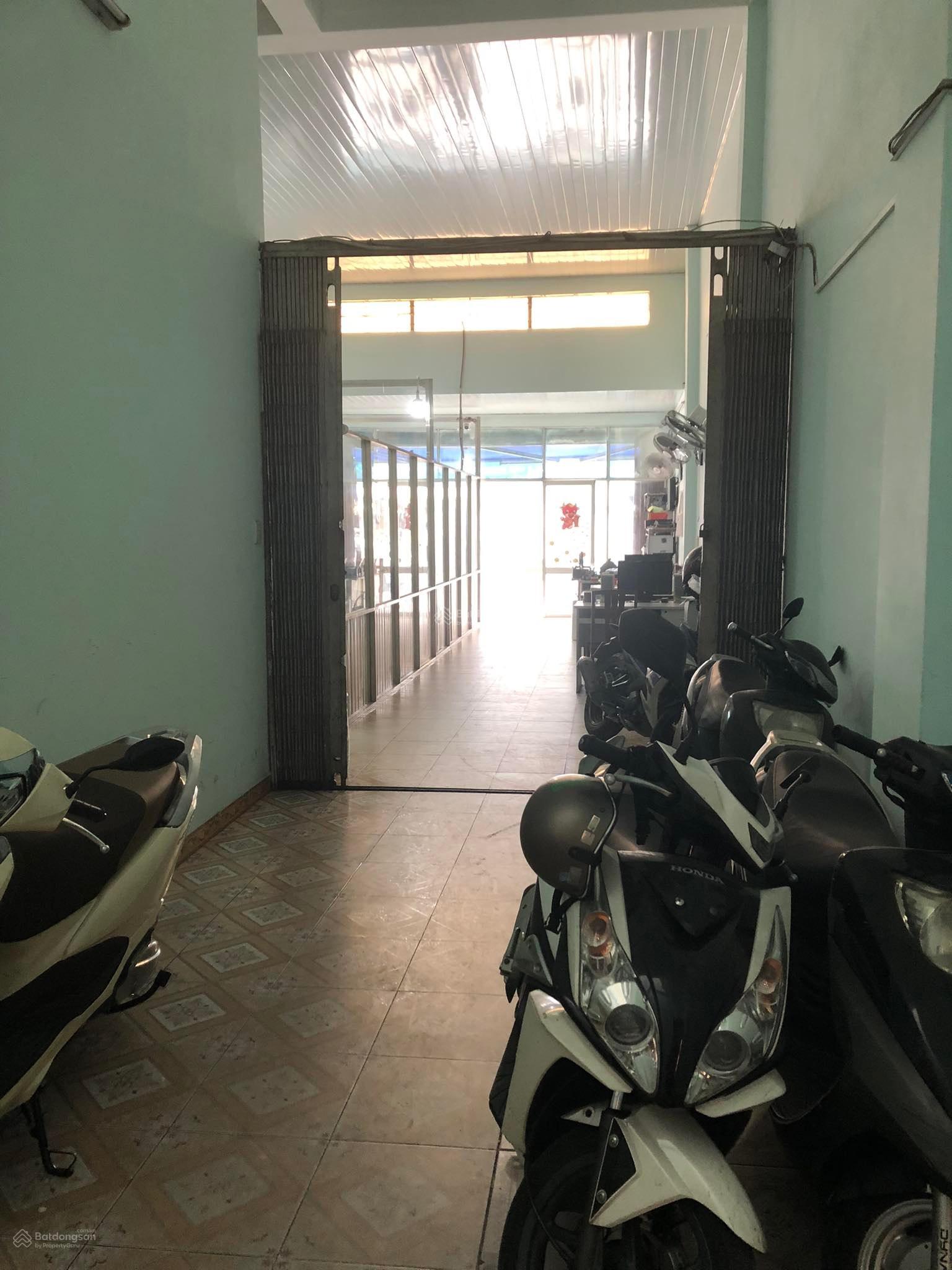 Không gian Cho thuê phòng trọ tại 192, Bùi Đình Túy, 2,6 triệu, 20m2, giá tốt!