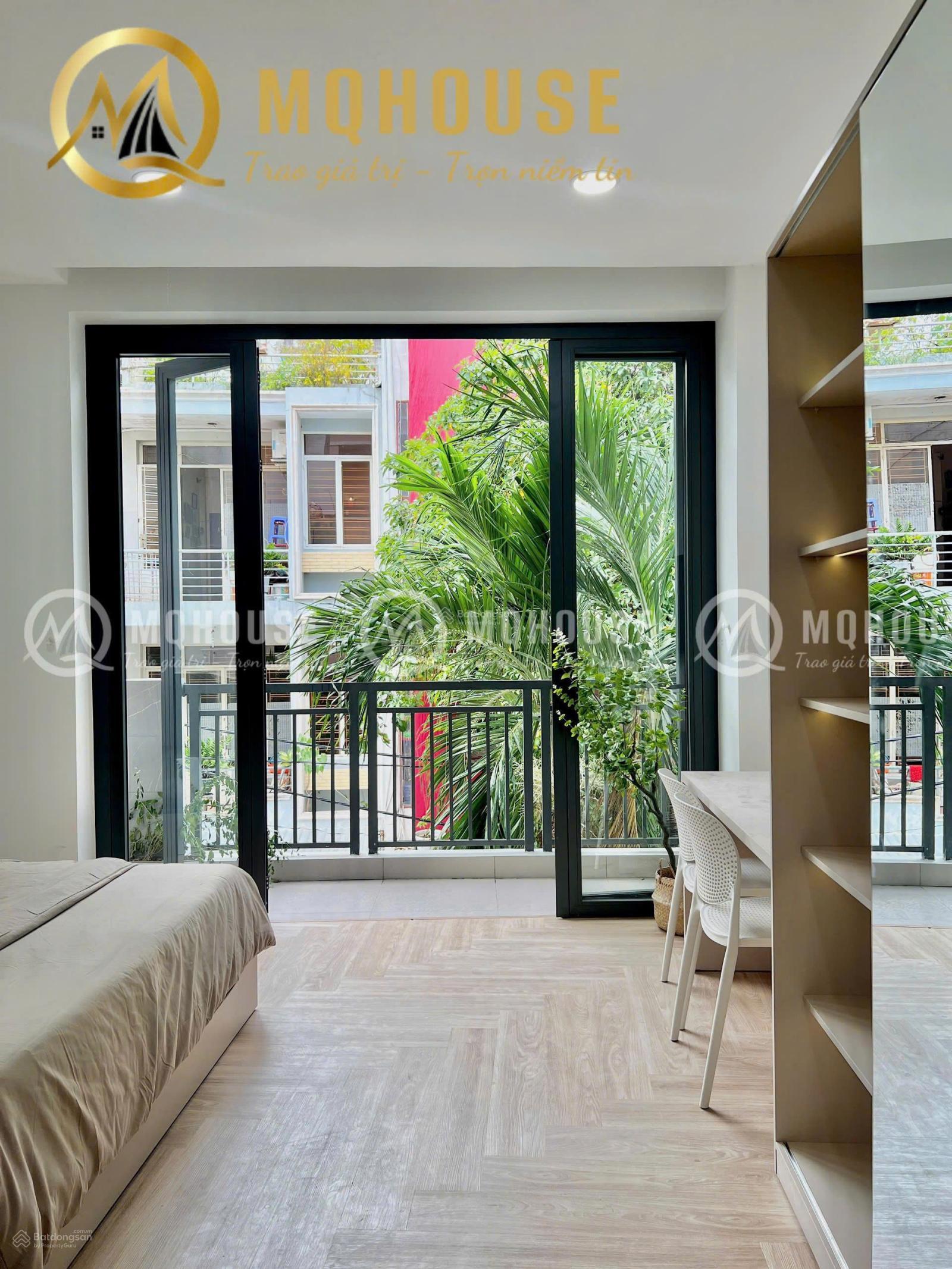 Không gian Nhà mới có thang máy hầm xe siêu rộng gần Aeon Tân Phú, giá cực phẩm