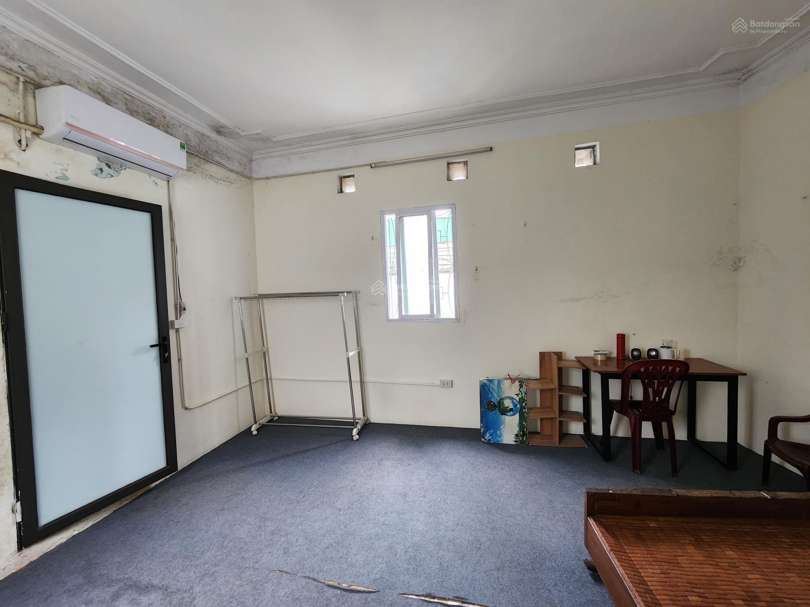 Không gian Phòng thuê Trương Định, 30m2, khép kín, có cửa sổ thoáng mát