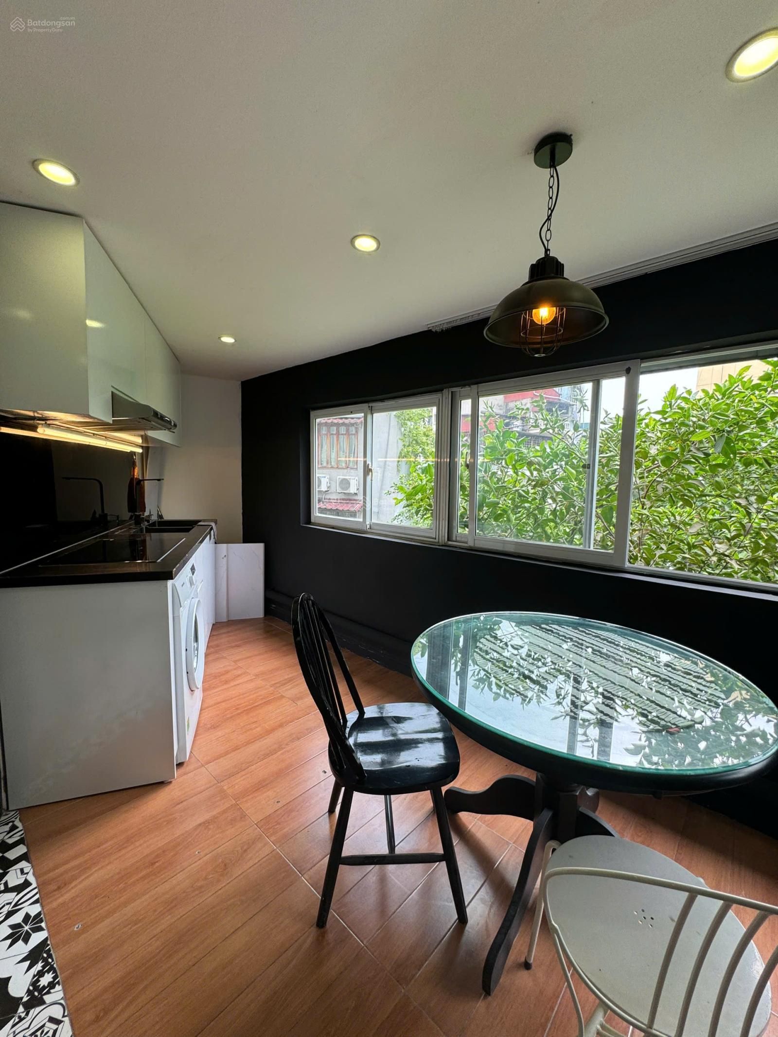 Không gian Cho thuê dài hạn căn hộ tập thể full đồ, 32m² ở 30B Đoàn Thị Điểm, Ô Chợ Dừa