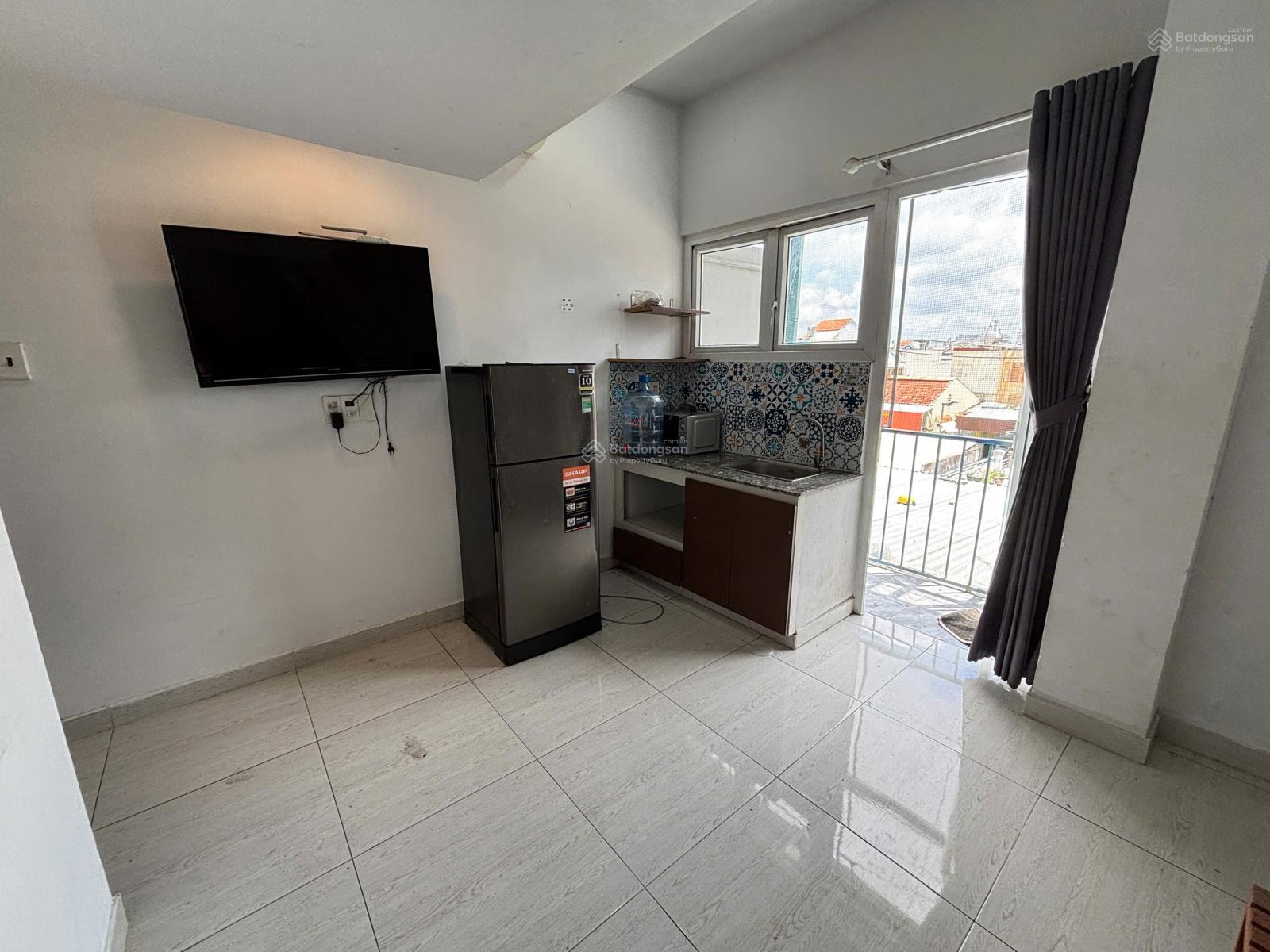 Không gian (Tui đăng thật) Cho thuê căn hộ duplex - ban công, thang máy, hẻm xe hơi Nguyễn Văn Đậu - 7tr/th