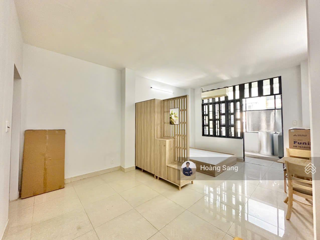 Không gian Còn 1 phòng hiếm có | Đinh Bộ Lĩnh gần khu Nguyễn Gia Trí | Studio ban công tách bếp phòng rộng