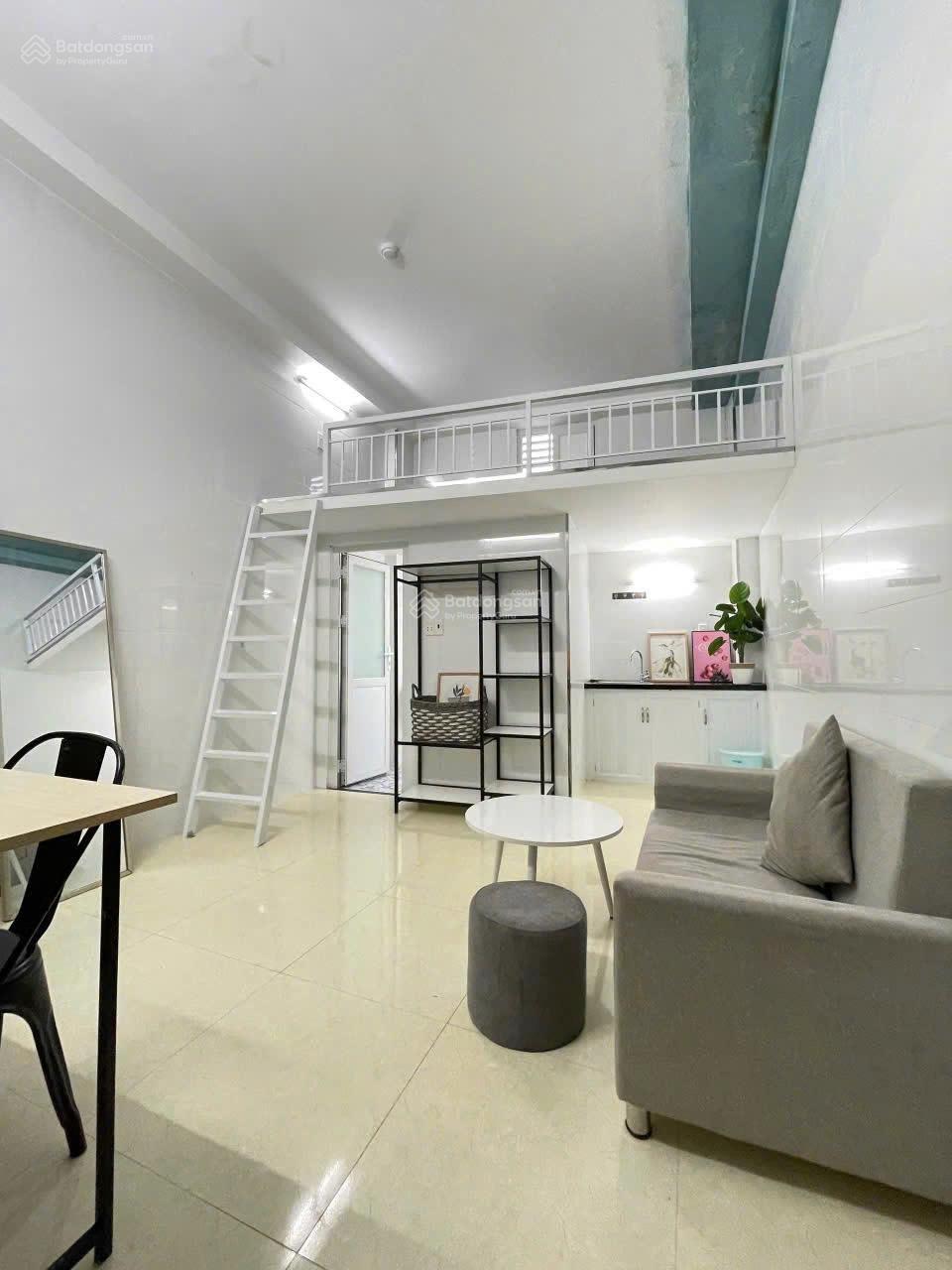 Không gian Cho thuê phòng trọ có gác rộng 35m2 giá rẻ ngay trung tâm Bình Thạnh sát bên Lê Văn Duyệt