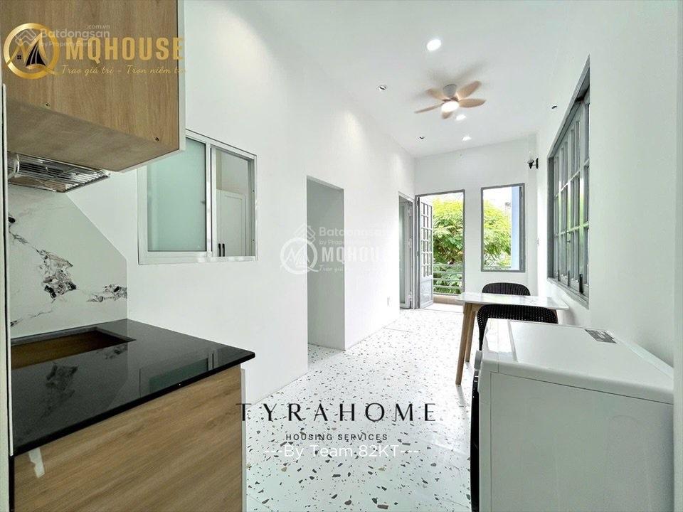 Không gian Cho thuê phòng trọ gần Văn Lang CS3 dạng 2PN ban công thích hợp ở 4-5 bạn, full nội thất, giá tốt