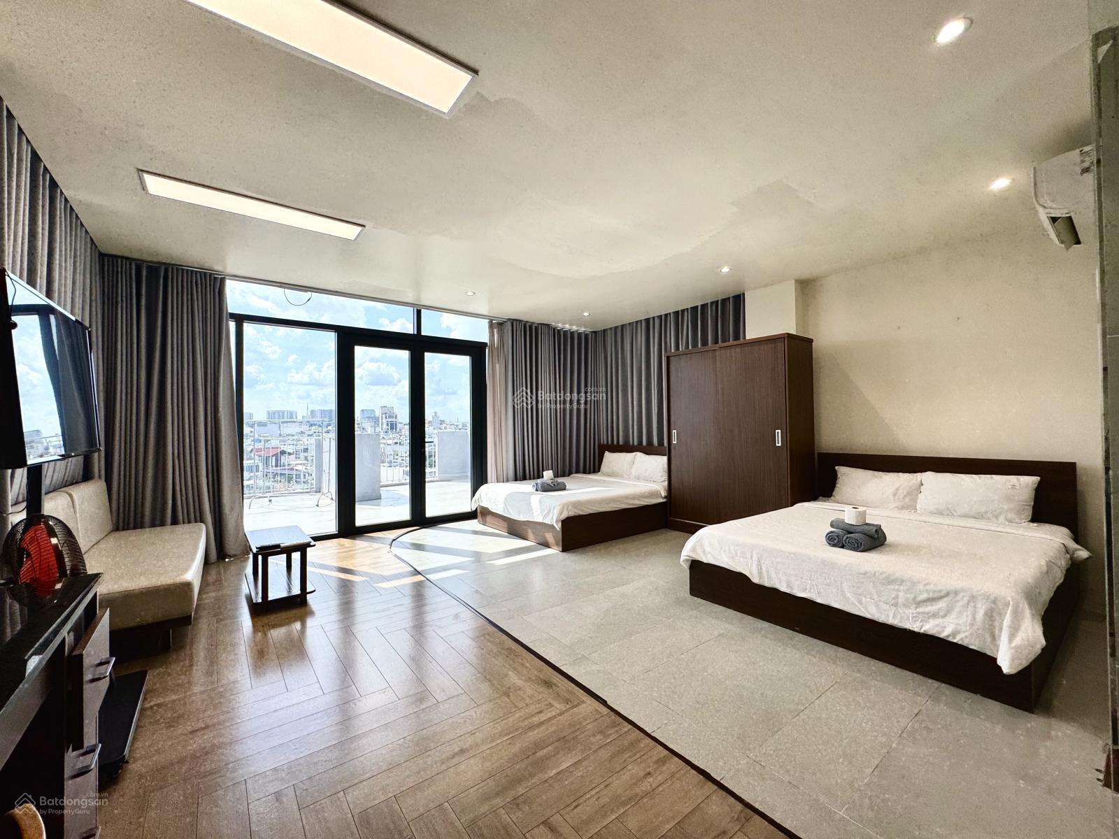 Không gian Penthouse giường đôi lễ tân thang máy bảo vệ dọn phòng full công năng