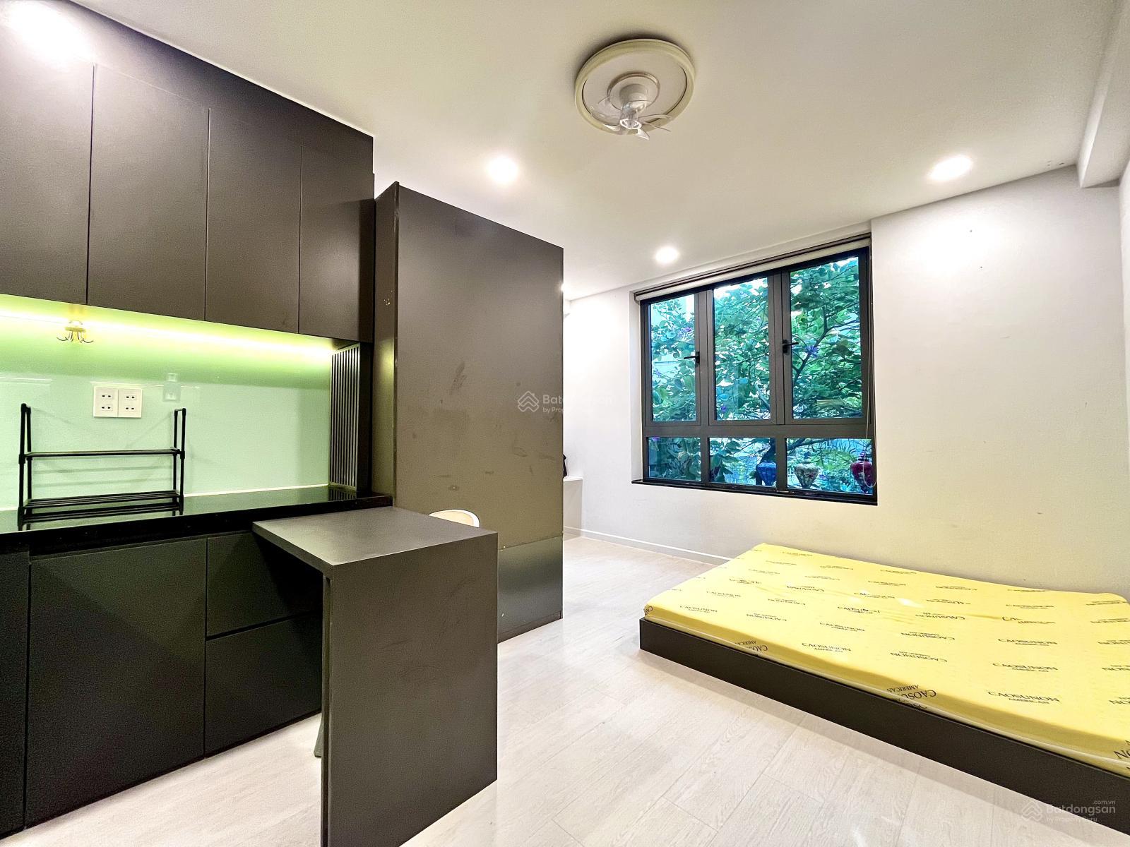 Không gian Phòng Studio view chữa lành, bồn tắm, bếp rộng Lê Văn Sỹ gần Bờ Kè Hoàng Sa, Chùa Pháp Hoa Quận 3