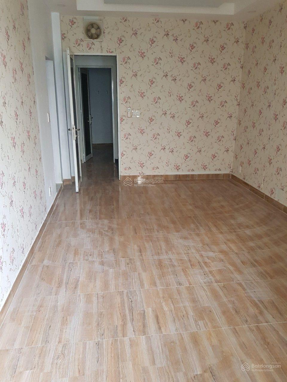 Không gian Phòng trọ giờ giấc tự do, wc trong phòng