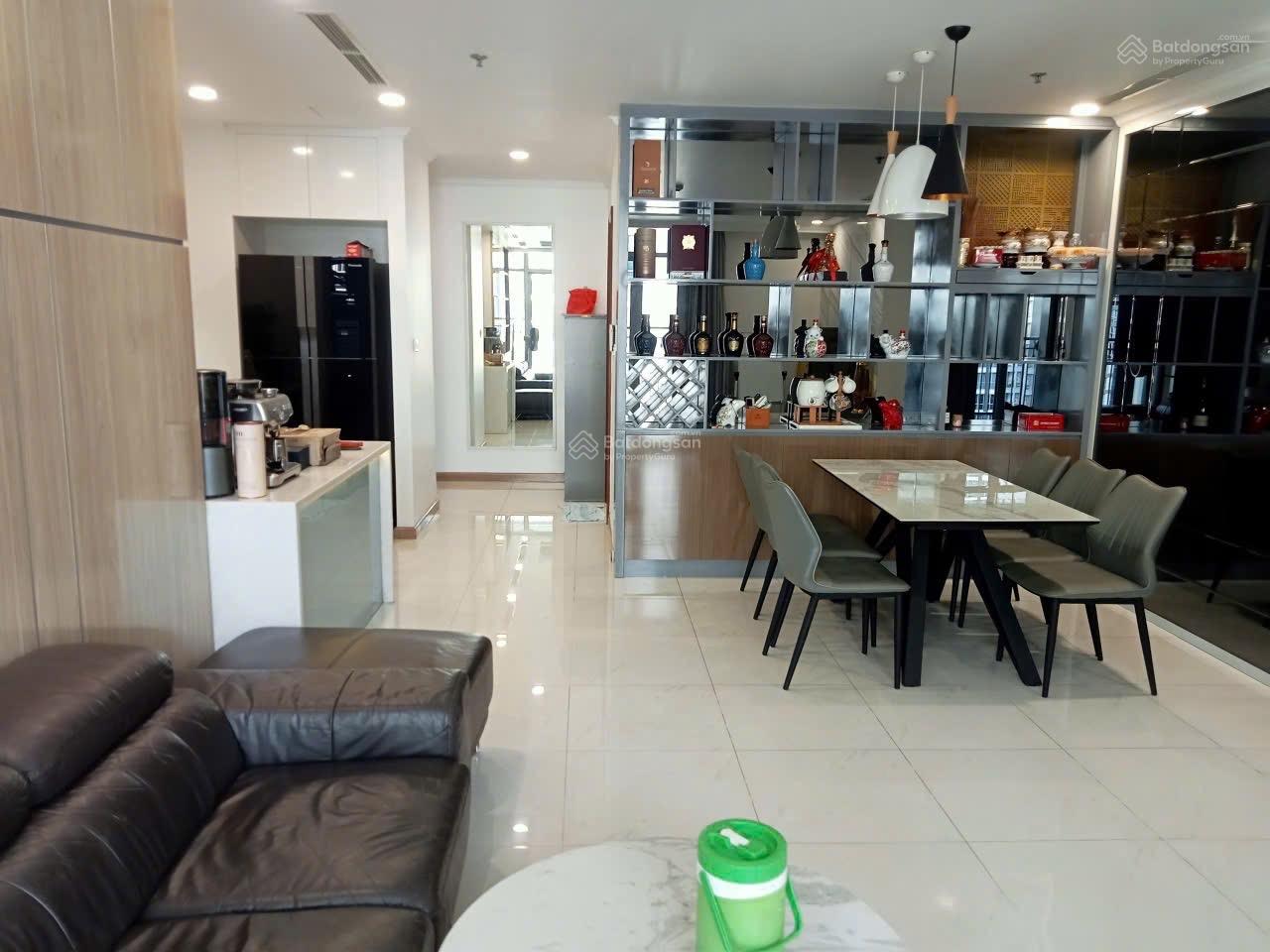 Không gian Cho thuê căn hộ 3 Phòng Ngủ Vinhomes Central Park Đầy Đủ Nội Thất Giá 35tr/tháng LH 0901 444 ***