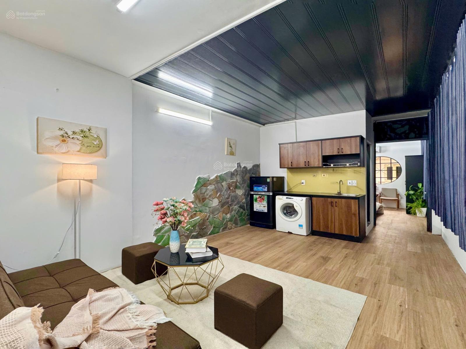 Không gian Studio tách bếp có ban công sau phòng