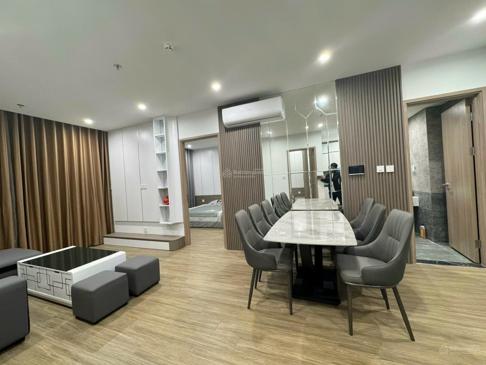 Không gian Cho thuê căn hộ 2 phòng ngủ 2 WC loại căn 2 ban công full nội thất tòa P2 Vinhomes Ocean Park