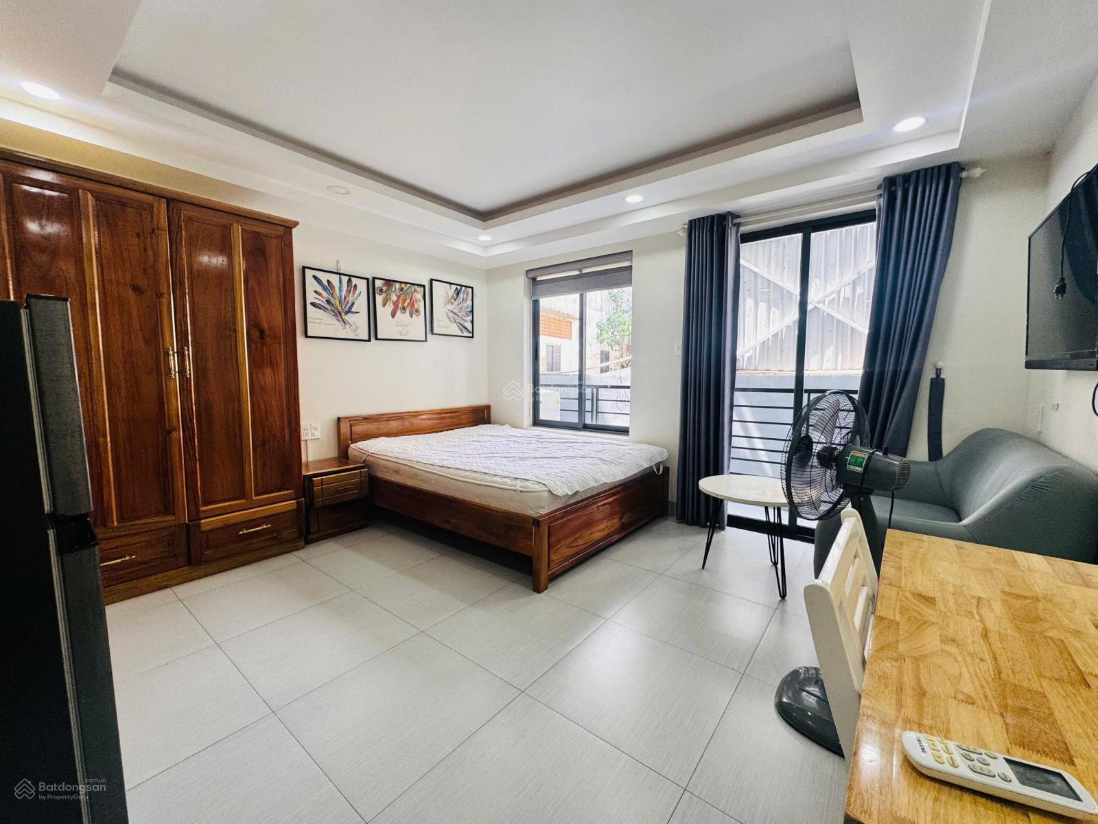 Không gian Cho thuê căn hộ studio ban công mới 35m2 ngay Trần Hưng Đạo. Ưu đãi giảm 500k/th