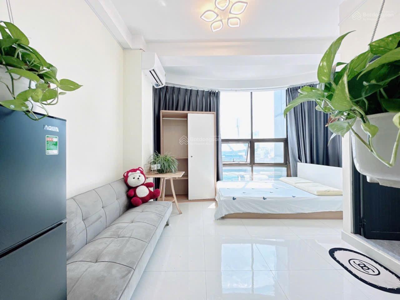 Không gian Trống sẵn căn hộ cửa sổ trời siêu thoáng full nội thất Bạch Đằng P24 Bình Thạnh Gần Hàng Xanh