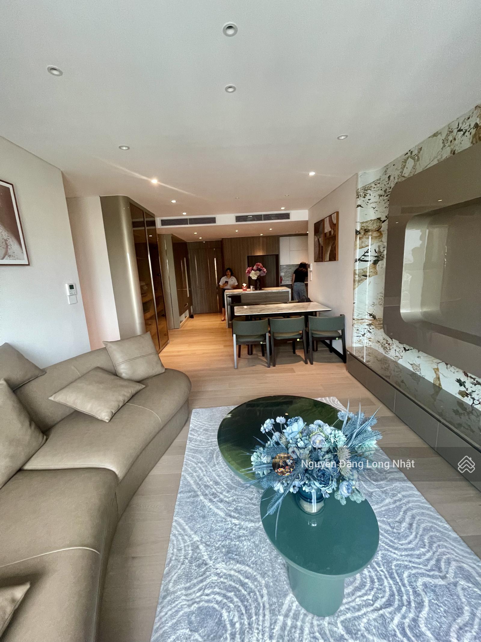 Không gian Hot! Cho thuê gấp căn hộ 2PN ở The Nelson Private Residences ban công Đông Bắc mát mẻ giá tốt