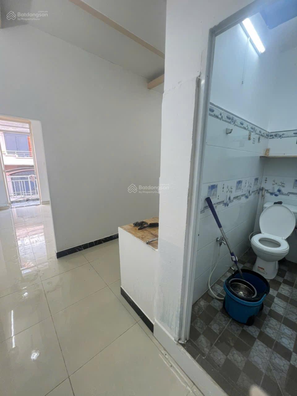 Không gian Phòng trọ 1 phòng ngủ ban công, ngay ngã tư Phú Nhuận