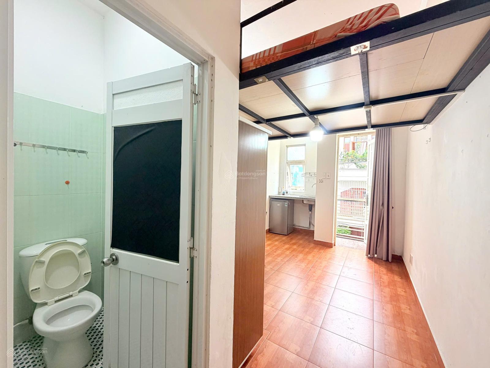 Không gian Cho thuê căn hộ gác bancol, full nội thất, rộng 25m2, ngay Sư Vạn Hạnh Q10