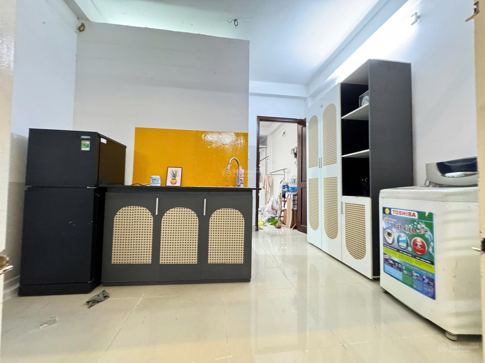Không gian Phòng trọ duplex - cửa sổ - ban công Quận 10