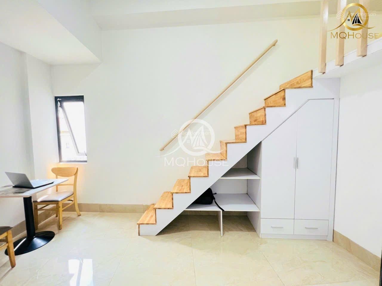 Không gian Cho thuê Duplex (gác) có thang máy, bảo vệ ngay Nguyễn Gia Trí (D2) quận Bình Thạnh gần ĐH HUTECH
