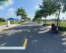 10
            
        
        
            
                
                    
                        Đất ngay vòng xoay BH - VT, sổ sẵn, chỉ 13tr/m2, vị trí trung tâm kinh doanh, hạ tầng hoàn thiện!
                    
                
                
                    
                        1,3 tỷ
                            ·
                            100 m²
                            ·
                            13 tr/m²

                            
                    
                    
                            
                        H. Long Thành (X. An Phước mới)
                    
                    
                
            
            
                
                        
                                    
            Đăng hôm nay