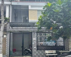 4
            
        
        
            
                
                    
                        Nhà KDC Hiệp Thành 3_ Nhà 1 trệt 2 lầu
Ngang 7x20, hướng Tây Nam Giá: 7ty9 tình trạng nhã cũ
                    
                
                
                    
                        7,9 tỷ
                            ·
                            140 m²
                            ·
                            56,43 tr/m²

                            ·
                            3
                            ·
                            3
                            
                    
                    
                            
                        TP. Thủ Dầu Một (P. Phú Lợi mới)
                    
                    
                
            
            
                
                            
                                
                                        
                                    

                                
                                
                                    
                                        ‎Lê Bá Kính
                                    
                                    
                                                
            Đăng hôm qua