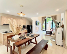 8
            
        
        
            
                
                    
                        TUYỆT PHẨM NGHỈ DƯỠNG HỒ BƠI TRONG NHÀ CÁCH BIỂN MỸ KHÊ VÀI BƯỚC CHÂN
                    
                
                
                    
                        12,9 tỷ
                            ·
                            90 m²
                            ·
                            143,33 tr/m²

                            ·
                            3
                            ·
                            3
                            
                    
                    
                            
                        Q. Sơn Trà (P. Sơn Trà mới)
                    
                    
                
            
            
                
                        
                                    
            Đăng hôm qua