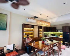 20
            
        
        
            
                
                    
                        Dòng tiền 50tr/tháng nhà 3 tầng 2 mặt tiền ngay khu phố Hàn Sơn Trà
                    
                
                
                    
                        17,3 tỷ
                            ·
                            80,5 m²
                            ·
                            214,91 tr/m²

                            ·
                            5
                            ·
                            5
                            
                    
                    
                            
                        Q. Sơn Trà (P. An Hải mới)
                    
                    
                
            
            
                
                        
                                    
            Đăng hôm qua