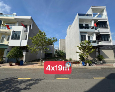 6
            
        
        
            
                
                    
                        Giảm 400tr bán nhanh lô đất ngay QL1K gần làng đại học và Go Dĩ An khu dân cư đẹp hiện đại
                    
                
                
                    
                        4,6 tỷ
                            ·
                            76 m²
                            ·
                            60,53 tr/m²

                            
                    
                    
                            
                        P. Đông Hòa (TP. Dĩ An cũ)
                    
                    
                
                    
                        Lô đất KDC đường thông hè thoáng mặt tiền QL1K cách Go Dĩ An chỉ 2Km , về Thủ Đức và làng đại học rất gần chủ mua tính xây nhà ở nhưng nay kẹt bank bán gấp Chỉ 4,6tỷ khu này cực ít người bán LH : 0947 512 ***
                    
            
            
                
                            
                                
                                        
                                    

                                
                                
                                    
                                        ‎NGUYỄN VIỆT ĐỨC
                                    
                                    
                                                
            Đăng hôm qua