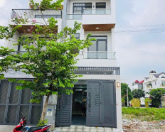 15
            
        
        
            
                
                    
                        BÁN CĂN NHÀ 1 TRỆT 2 LẦU ĐƯỜNG E2 KHU DÂN CƯ BỬU LONG GIÁ 5,6 TỶ (THƯƠNG LƯỢNG)
                    
                
                
                    
                        5,6 tỷ
                            ·
                            75,2 m²
                            ·
                            74,47 tr/m²

                            ·
                            3
                            ·
                            3
                            
                    
                    
                            
                        TP. Biên Hòa (P. Trấn Biên mới)
                    
                    
                
            
            
                
                            
                                
                                        
                                    

                                
                                
                                    
                                        ‎Võ Tấn Huy
                                    
                                    
                                                
            Đăng hôm nay