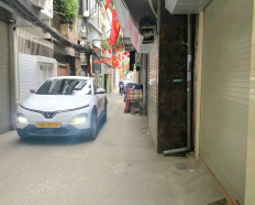 6
            
        
        
            
                
                    
                        Hạ 1 tỷ! Căn góc 3 thoáng Lê Trọng Tấn, ô tô 4 chỗ đỗ, không QH, sát vành đai 2.5 giá trị tăng X3
                    
                
                
                    
                        7 tỷ
                            ·
                            39 m²
                            ·
                            179,49 tr/m²

                            ·
                            4
                            
                    
                    
                            
                        Q. Thanh Xuân (P. Khương Đình mới)
                    
                    
                
                    
                        Chính chủ bán nhà Lê Trọng Tấn, giá chỉ nhô 7 tỷ có thương lượng sâu. - Vị trí cực đẹp, ô tô điện đỗ cửa, ngõ to rộng thoáng. Khu phố văn minh hiện đại, gần vành đai 2.5 đang phát triển mạnh, tương lai chỉ vài bước ra mặt phố giá trị BĐS tăng x3. - Thiết kế 5 tầng, xây mới cứng, đã đủ nội thất, khách mua về ở ngay. - Sổ đỏ chuẩn 100%, cam kết không quy hoạch. - Liên hệ ngay Mr Thức: 0948 412 *** xem nhà làm việc chính chủ.
                    
            
            
                
                        
                                    
            Đăng hôm qua