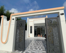 10
            
        
        
            
                
                    
                        Nhà chính chủ gần chợ Hưng Long, Hưng Thịnh, Trảng Bom, 1,55 tỷ, 150m2. 1 sẹc QL1A.
                    
                
                
                    
                        1,55 tỷ
                            ·
                            150 m²
                            ·
                            10,33 tr/m²

                            ·
                            3
                            ·
                            2
                            
                    
                    
                            
                        H. Trảng Bom (X. Hưng Thịnh mới)
                    
                    
                
            
            
                
                        
                                    
            Đăng hôm nay