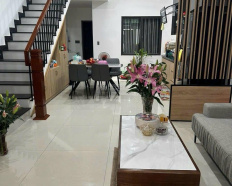 4
            
        
        
            
                
                    
                        Bán nhà 3 tầng đường ô tô tránh nhau Đống Đa DT 83m2 (4,5x 18.35m) giá 8.75 tỷ
                    
                
                
                    
                        8,75 tỷ
                            ·
                            83 m²
                            ·
                            105,42 tr/m²

                            ·
                            3
                            ·
                            3
                            
                    
                    
                            
                        Q. Hải Châu (P. Hải Châu mới)
                    
                    
                
            
            
                
                        
                                    
            Đăng hôm qua