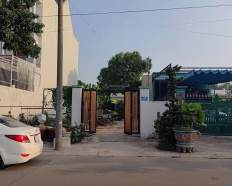 4
            
        
        
            
                
                    
                        Bán nhà riêng 225m2 ngang 5m, full thổ cư, KDC Tương Bình Hiệp (cách chùa Bà 7km)
                    
                
                
                    
                        3,35 tỷ
                            ·
                            225 m²
                            ·
                            14,89 tr/m²

                            ·
                            1
                            ·
                            1
                            
                    
                    
                            
                        TP. Thủ Dầu Một (P. Chánh Hiệp mới)
                    
                    
                
            
            
                
                        
                                    
            Đăng hôm qua