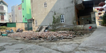 5
            
        
        
            
                
                    
                        Giá nào cũng bán và cần bán gấp lô đất khu vực Nguyễn Trực, Phú Lương, Hà Đông, 51,1m2
                    
                
                
                    
                        5,93 tỷ
                            ·
                            51,1 m²
                            ·
                            116 tr/m²

                            
                    
                    
                            
                        Q. Hà Đông (P. Phú Lương mới)
                    
                    
                
                    
                        Miêu tả: + Rẻ nhất Phú Lương chỉ 116 triệu/m² có TL nhẹ. + Chủ đang cần bán gấp. + Cách trục chính 21B chỉ 100m. + Pháp lý đầy đủ, không dính quy hoạch, đảm bảo an toàn cho giao dịch. + Nằm trong khu vực phát triển, tiềm năng tăng giá cao, vừa ở vừa cho thuê. + Cam kết không quy hoạch, không tranh chấp.Tiện ích xung quanh: + Gần trường cao đẳng Kinh Tế - Kỹ Thuật Thương mại, ĐH Đại Nam, ĐH Điện Lực, Học Viện Chính Trị. + Khu vực dân cư đông đúc, ...
                    
            
            
                
                            
                                
                                        
                                            N
                                
                                
                                    
                                        ‎Nguyễn Doãn Hưng
                                    
                                    
                                                
            Đăng 5 ngày trước
        

                                    
                                
                            
                
                
                        
                            
                            0975 083 *** · Hiện số