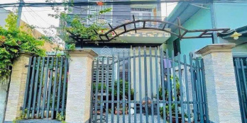 8
            
        
        
            
                
                    
                        Cô Bình bán cắt lỗ 200 triệu, căn nhà sát chợ Phú Lạc, QL50, sổ hồng riêng. Cho thuê 10tr/tháng
                    
                
                
                    
                        890 triệu
                            ·
                            92 m²
                            ·
                            9,67 tr/m²

                            
                    
                    
                            
                        X. Bình Hưng (H. Bình Chánh cũ)
                    
                    
                
                    
                        Kẹt tiền cô Bình cần bán gấp căn nhà chợ Phú Lạc, Quốc Lộ 50 trung tâm huyện Bình Chánh. (Giá 100% không phát sinh). Ngân hàng hỗ trợ cho vay 500 triệu. - Diện tích: 5x18.2m (92m²) xây dựng kiên cố mặt tiền dễ kinh doanh buôn bán. - Đang cho thuê bán tạp hoá - Thu nhập 10tr/tháng - Thuận tiện di chuyển về các quận: Aeon Bình Tân 10 phút. Quận 1, 3: 15 phút. Quận 7, 8: 15 phút. - Sổ hồng riêng - công chứng trong ngày. Khách thiện chí sẽ thương lượ...
                    
            
            
                
                            
                                
                                        
                                
                                
                                    
                                        ‎Trần Đại Dương
                                    
                                    
                                                
            Đăng 4 ngày trước
        

                                    
                                
                            
                
                
                        
                            
                            0902 468 *** · Hiện số