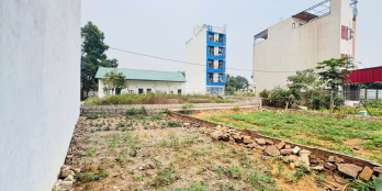 5
            
        
        
            
                
                    
                        1 tỷ 2 đất ngã tư Xuân Mai bán gấp đi nước ngoài định cư
                    
                
                
                    
                        1,2 tỷ
                            ·
                            70 m²
                            ·
                            17,14 tr/m²

                            
                    
                    
                            
                        H. Chương Mỹ (X. Xuân Mai mới)
                    
                    
                
                    
                        Bán gấp lô đất ngã tư Xuân Mai giá chỉ 1,2 tỷ.Chính chủ cần bán nhanh để đi nước ngoài định cư cơ hội hiếm cho nhà đầu tư và người mua ở thực!Vị trí đắc địa: Chỉ 2 phút đi bộ tới trường mầm non, trường học các cấp. 3 phút ra chợ dân sinh, tiện ích đầy đủ xung quanh.Hạ tầng hoàn chỉnh: Đường rộng, thông thoáng. Khu dân cư đông đúc, an ninh tốt. Phù hợp xây ở ngay hoặc kinh doanh, cho thuê.Gần khu công nghiệp: Cách KCN Lương Sơn ~2km. Cách KCN Nhuậ...
                    
            
            
                
                            
                                
                                        
                                
                                
                                    
                                        ‎Nguyễn Ngà
                                    
                                    
                                                
            Đăng hôm nay
        

                                    
                                
                            
                
                
                        
                            
                            0393 697 *** · Hiện số