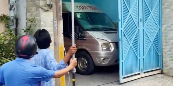 4
            
        
        
            
                
                    
                        Bán nhà riêng, xe 16 chổ ngủ trong nhà. Tại Đường Số 2, Hiệp Bình Phước. Chủ hạ giá bán nhanh
                    
                
                
                    
                        9,92 tỷ
                            ·
                            104,4 m²
                            ·
                            95 tr/m²

                            ·
                            3
                            ·
                            2
                            
                    
                    
                            
                        P. Hiệp Bình (TP. Thủ Đức cũ)
                    
                    
                
                    
                        CHỦ HẠ GIÁ BÁN NHANH!!! BÁN NHÀ ĐẤT SẴN DÒNG TIỀN CHO THUÊ 10TR/THÁNG, NGAY KĐT VẠN PHÚC CITY. GIÁ CHỈ HƠN 90tr/m² QUÁ TỐT ĐỂ ĐẦU TƯ - TIỀM NĂNG TĂNG GIÁ GẤP 3~4 lần NẾU MỞ RỘNG ĐƯỜNG NỐI VẠN PHÚC & GIGAMALL - DT: 104,4m, sổ mới. - Nhà 2 tầng, 3PN, PK, bếp, sân để xe tải - Giá bán chỉ hơn 90tr/m. Thoả thuận thêm cho khách hàng đầu tư nhanh lẹ. -  Gần cầu Ông Dầu, Phạm Văn Đồng, Đại học Luật, khu đô thị Vạn Phúc City, Gigamall - Gần ngay chợ Bình ...
                    
            
            
                
                            
                                
                                        
                                            D
                                
                                
                                    
                                        ‎DTC
                                    
                                    
                                                
            Đăng 3 ngày trước
        

                                    
                                
                            
                
                
                        
                            
                            0833 836 *** · Hiện số