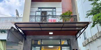 10
            
        
        
            
                
                    
                        Bán nhà 2 lầu 5x20m cách Aeon Bình Tân 5 phút. Giá 800 Triệu - Đang cho thuê 25 triệu / tháng
                    
                
                
                    
                        800 triệu
                            ·
                            100 m²
                            ·
                            8 tr/m²

                            ·
                            5
                            ·
                            5
                            
                    
                    
                            
                        X. Tân Nhựt (H. Bình Chánh cũ)
                    
                    
                
                    
                        Diện tích 5x20m có 2 lầu và 5 phòng ngủ lớn. - Sổ hồng riêng không dính quy hoạch, không tranh chấp lộ giới. - Nhà nằm ngay mặt tiền đường lớn, đường trước nhà 9m vỉa hè 3m. - Đang cho thuê 25 triệu / tháng hoặc lấy lại nhà để sinh sống. + Chủ để lại nội thất đầy đủ tiện nghi chỉ việc dọn vào ở. + Ngân hàng Sacombank hỗ trợ cho vay, lãi suất chỉ 6.5 % / năm cố định theo thời gian. + Liền kề trung tâm hành chính, gần trường học, bệnh viện, chợ tru...
                    
            
            
                
                            
                                
                                        
                                
                                
                                    
                                        ‎Minh Toàn
                                    
                                    
                                                
            Đăng 4 ngày trước
        

                                    
                                
                            
                
                
                        
                            
                            0896 662 *** · Hiện số