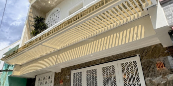 21
            
        
        
            
                
                    
                                
                        Nhà phố ngang 6m xây kiên cố 3 tầng 4 phòng ngủ diện tích sử dụng 109m2 giá tốt
                    
                
                
                    
                        6,8 tỷ
                            ·
                            40,5 m²
                            ·
                            167,9 tr/m²

                            ·
                            4
                            ·
                            3
                            
                    
                    
                            
                        P. Phú Thuận (Quận 7 cũ)
                    
                    
                
                    
                        Nhà phố 3 tầng xây kiên cố chắc chắn. - Với 4 phòng ngủ full nội thất. - Cách mặt đường Huỳnh Tấn Phát vài bước. - Sổ hồng chuẩn chỉnh. - Tặng hết nội thất như hình. - Ngang 6x7 công nhận 40,5m², sàn 109m². Giá chỉ 6tỷ800tr bớt lộc.
                    
            
            
                
                            
                                
                                        
                                    

                                
                                
                                    
                                        ‎Điền Trần
                                    
                                    
                                                
            Đăng hôm nay
        

                                    
                                
                            
                
                
                        
                            
                            0977 709 *** · Hiện số