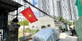 7
            
        
        
            
                
                    
                        CHÍNH CHỦ Bán Lô Đất Đối Diện Vạn Phúc - Sát Vách Chung Cư UrBan Green - DT73m2 (4,5x16) Chỉ 5.6 Tỷ
                    
                
                
                    
                        5,6 tỷ
                            ·
                            73 m²
                            ·
                            76,71 tr/m²

                            
                    
                    
                            
                        P. Hiệp Bình (TP. Thủ Đức cũ)
                    
                    
                
                    
                        CHÍNH CHỦ CẦN BÁN LÔ ĐẤT F0 HIẾM NGAY HIỆP BÌNH PHƯỚC , THỦ ĐỨC - SÁT VÁCH CHUNG CƯ. URBAN GREENVị trí cực đẹp  hàng hiếm khu vực - Ngay trung tâm Hiệp Bình, kết nối nhanh QL13  Phạm Văn Đồng - Đối diện khu đô thị Vạn Phúc  tiện ích đầy đủ, dân cư cao cấp - Sau nhà view trực diện hồ bơi Urban Green  thoáng mát, giá trị tăng cao+Diện tích: 4.5 x 16m (73m²)  +Thổ cư 100%  xây dựng tự do + Sổ hồng riêng, có hổ trợ vay Ngân HàngGiá chỉ: 5.6 tỷ / lô (...
                    
            
            
                
                            
                                
                                        
                                
                                
                                    
                                        ‎Phi Quang Nguyễn
                                    
                                    
                                                
            Đăng hôm qua
        

                                    
                                
                            
                
                
                        
                            
                            0778 698 *** · Hiện số