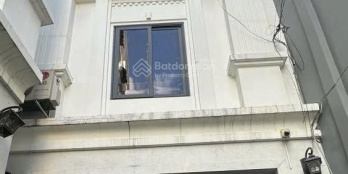 7
            
        
        
            
                
                    
                        Dòng tiền 40 tr/tháng - DT khủng 58m2 - khu Nguyễn Văn Đậu Bình Thạnh - 5 tầng BTCT - 8.5 tỷ
                    
                
                
                    
                        8,5 tỷ
                            ·
                            58 m²
                            ·
                            146,55 tr/m²

                            ·
                            7
                            ·
                            7
                            
                    
                    
                            
                        P. Bình Lợi Trung (Q. Bình Thạnh cũ)
                    
                    
                
                    
                        Thông số: 4.5m x 12m. Công nhận đủ 58m². Đất vuông vắn, không lỗi phong thủy. Kết cấu: 5 tầng BTCT (Trệt, 3 lầu, sân thượng). Gồm 7 PN, 7 WC khép kín. Khai thác: CHDV dòng tiền sẵn 40 triệu/tháng, giữ tiền cực tốt, có thể khai thác thêm. Pháp lý: Sổ hồng riêng, hoàn công đủ, sổ gửi ngân hàng pháp lý sạch, công chứng ngay. Kết nối zalo 0902 466 *** Thoa để nhận đủ thông tin và xem sổ gốc.
                    
            
            
                
                            
                                
                                        
                                
                                
                                    
                                        ‎Thoakim
                                    
                                    
                                                
            Đăng 3 ngày trước
        

                                    
                                
                            
                
                
                        
                            
                            0902 466 *** · Hiện số