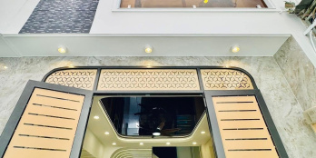 7
            
        
        
            
                
                    
                        Gấp! Giảm mạnh 200tr nhà đường Nguyễn Tri Phương, Phường 5, Quận 10, 67,9m2, 3tỷ990tr
                    
                
                
                    
                        3,99 tỷ
                            ·
                            67,9 m²
                            ·
                            58,76 tr/m²

                            ·
                            3
                            ·
                            4
                            
                    
                    
                            
                        P. Diên Hồng (Quận 10 cũ)
                    
                    
                
                    
                        - NHÀ NGUYỄN TRI PHƯƠNG P5 Q10 - Vị trí: Hẻm 1/ Nguyễn Tri Phương gần Bùng Binh Nguyễn Tri Phương - Kết cấu: 1 trệt, 2 lầu, 3 phòng ngủ, 4 nhà vệ sinh - DT: 67,9m² (4,3x15,7) - Hẻm xe hơi 4m - Giá bán: 3tỷ990tr - SĐT: 0328 268 *** ( Phúc ) - Sổ hồng riêng sang tên công chứng trong ngày - Hổ trợ vay ngân hàng lên đến 70% giá trị căn nhà
                    
            
            
                
                            
                                
                                        
                                
                                
                                    
                                        ‎Phúc Trần
                                    
                                    
                                                
            Đăng hôm qua
        

                                    
                                
                            
                
                
                        
                            
                            0328 268 *** · Hiện số