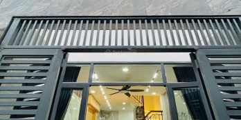 10
            
        
        
            
                
                    
                        Hiếm! Nhà Quận 10, DT 40m², giá 2tỷ250triệu Hoà Hưng, P. 13, Quận 10, hẻm xe hơi 4.5m cách chợ 400m
                    
                
                
                    
                        2,25 tỷ
                            ·
                            40 m²
                            ·
                            56,25 tr/m²

                            ·
                            3
                            ·
                            3
                            
                    
                    
                            
                        P. Diên Hồng (Quận 10 cũ)
                    
                    
                
                    
                        Bán nhà hẻm 1 sẹc xe hơi 4.5m thông thoáng Hoà Hưng, Quận 10.Liên hệ 0866 873 *** để xem nhà.* DT: 4m x 10m (40m²). * Kết cấu: 1 trệt 1 lầu, 3PN 3WC. * Hẻm rộng 4,5m, khu an ninh, không ngập. * Nhà đẹp vào ở ngay hoặc kinh doanh tốt. * Đang cho thuê 10tr/tháng.Sổ hồng riêng công chứng ngay. Hỗ trợ vay ngân hàng.Liên hệ 0866 873 *** để xem nhà.
                    
            
            
                
                            
                                
                                        
                                            L
                                
                                
                                    
                                        ‎Linh Đan
                                    
                                    
                                                
            Đăng 3 ngày trước
        

                                    
                                
                            
                
                
                        
                            
                            0866 873 *** · Hiện số
