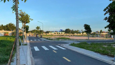 Cần bán đất nền - 100m2 - full thổ cư - cách sân bay quốc tế 5km - chỉ 900 triệu/lô - sổ hồng sẵn
                    
                
                
                    900 triệu
                        ·100 m²
                    
                
                
                    
                    H. Long Thành (X. An Phước mới)
                
                
                
                                            
                                
            Đăng hôm nay