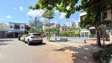1
            
            
        
        
            
                
                    
                            
                        Gấp đất MT sát công viên Hòa Mỹ 9 | giáp đường Tô Hiệu, Hòa Minh, Liên Chiểu
                    
                
                
                    5,05 tỷ
                        ·75 m²
                    
                
                
                    
                    Q. Liên Chiểu (P. Hòa Khánh mới)
                
                
                
                                            
                                
            Đăng hôm nay