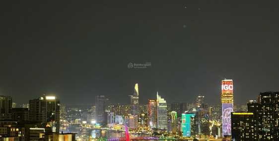 12
            
        
        
            
                
                    
                        Chính chủ bán căn hộ 1 phòng ngủ full nội thất view pháo hoa
                    
                
                
                    
                        8,5 tỷ
                            ·
                            54 m²
                            ·
                            157,41 tr/m²

                            ·
                            1
                            ·
                            1
                    
                    
                            ·
                        P. Thạnh Mỹ Tây (Q. Bình Thạnh cũ)
                    
                    
                
                    
                        Chính chủ cần bán căn hộ Landmark 3.  Diện tích : 54m²  Hiện trang : Đầy đủ nội thất cao cấp  View : sông ngắm pháo hoa và thành phố  Sổ hồng sẵn không vay ngân hàng
                    
            
            
                
                            
                                
                                        
                                
                                
                                    
                                        ‎Thai Vu
                                    
                                    
                                                
            Đăng hôm qua
        

                                    
                                
                            
                
                
                        
                            
                            0941 230 *** · Hiện số