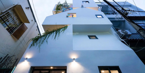 8
            
        
        
            
                
                    
                        Nhà 5 tầng giá 6.6 tỷ trung tâm Quận 10
                    
                
                
                    
                        6,6 tỷ
                            ·
                            36,2 m²
                            ·
                            182,32 tr/m²

                            ·
                            4
                            ·
                            4
                    
                    
                            ·
                        P. Hòa Hưng (Quận 10 cũ)
                    
                    
                
                    
                        Dự án: Thông tin chi tiết: 6.6 tỷ ở TP. HCM thường chỉ mua được 1 căn chung cư khoảng 70m² với 2 phòng ngủ nhỏ.Nhưng với tài chính đó, tại sao không sở hữu một căn nhà riêng diện tích sử dụng lên đến 135m² ngay trung tâm thành phố? Từ nhà chỉ mất khoảng 10 phút di chuyển đến Quận 1.Điểm nổi bật của căn nhà: Nhà căn góc 2 mặt hẻm, cực kỳ thông thoáng. Thiết kế bởi kiến trúc sư, tận dụng tối đa ánh sáng và gió tự nhiên. Ngang lớn hiếm có: 5.3m. Kết...
                    
            
            
                
                            
                                
                                        
                                
                                
                                    
                                        ‎Anh Vũ
                                    
                                    
                                                
            Đăng hôm qua
        

                                    
                                
                            
                
                
                        
                            
                            0908 368 *** · Hiện số