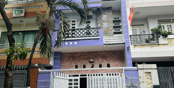 15
            
        
        
            
                
                    
                        Bán nhà phố Bình Lợi - Bình Thạnh, 5 x 18m, hẻm xe hơi 12m, sổ hồng 90m2, 5PN, thu nhập 25tr/tháng
                    
                
                
                    
                        15 tỷ
                            ·
                            90 m²
                            ·
                            166,67 tr/m²

                            ·
                            5
                            ·
                            6
                    
                    
                            ·
                        P. Bình Lợi Trung (Q. Bình Thạnh cũ)
                    
                    
                
                    
                        Chính chủ cần bán nhà phố cao cấp tại khu dân cư Bình Lợi, Bình Thạnh  khu vực đáng sống, dân trí cao, yên tĩnh, không ngập nước.VỊ TRÍ ĐẮC ĐỊA  KẾT NỐI VÀNG - Gần sông  không khí mát mẻ quanh năm - Đối diện Trường Mầm Non 13 (Chuẩn Quốc Gia Mức Độ 2) - Gần trường quốc tế UTS, ĐH Văn Lang - Chỉ vài phút đến Emart, Gigamall - Kết nối nhanh Phạm Văn Đồng, sân bay Tân Sơn NhấtPHÁP LÝ: Sổ hồng riêng - Sở hữu lâu dàiTHÔNG TIN CHI TIẾT - Diện tích: 5 x...
                    
            
            
                
                            
                                
                                        
                                
                                
                                    
                                        ‎Duy Pham
                                    
                                    
                                                
            Đăng hôm nay
        

                                    
                                
                            
                
                
                        
                            
                            0983 048 *** · Hiện số