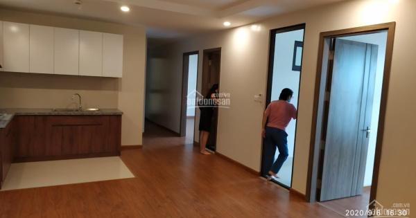 Cần cho thuê CHCC M5 Nguyễn Chí Thanh, cạnh ĐH Luật, 120m, 150m2, đồ cơ bản hoặc full đồ, ở ngay